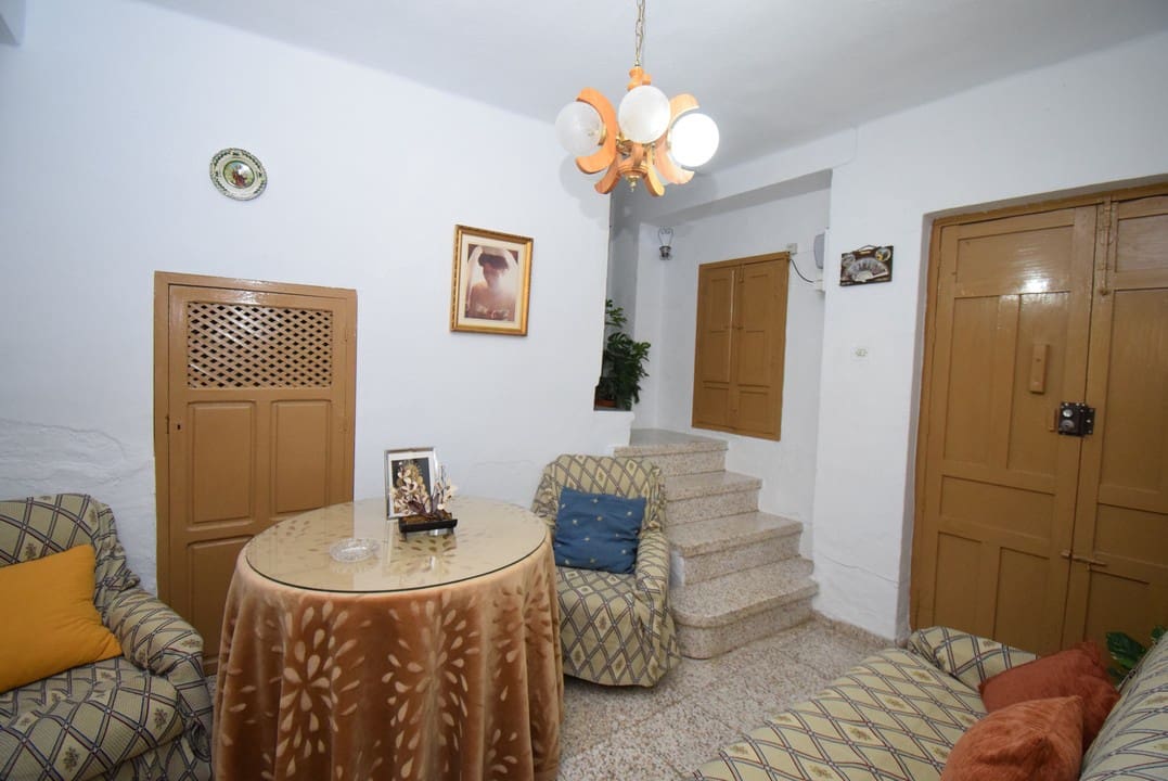 4 soveværelse Byhus til salg i Zagra - € 55.000 (Ref: 7320644)