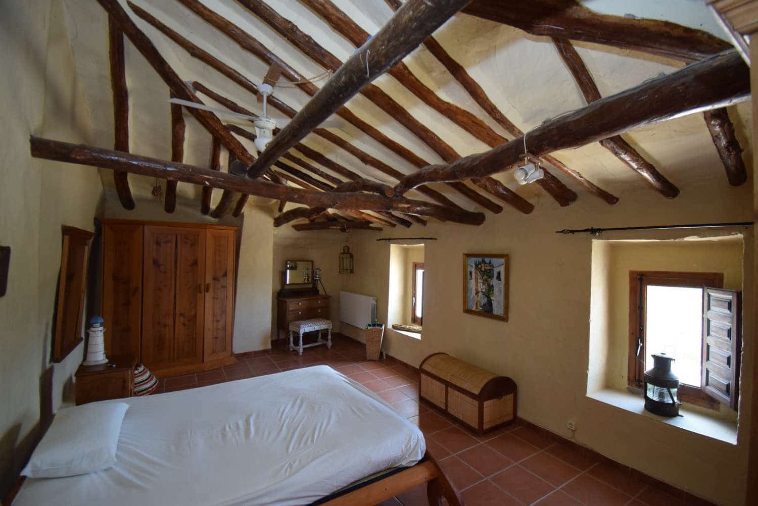 7 soveværelse Finca/Landehus til salg i Montefrio med swimmingpool - € 295.000 (Ref: 7531827)