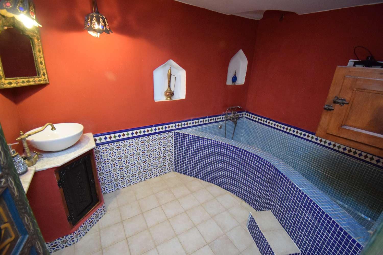 7 soveværelse Finca/Landehus til salg i Montefrio med swimmingpool - € 295.000 (Ref: 7531827)