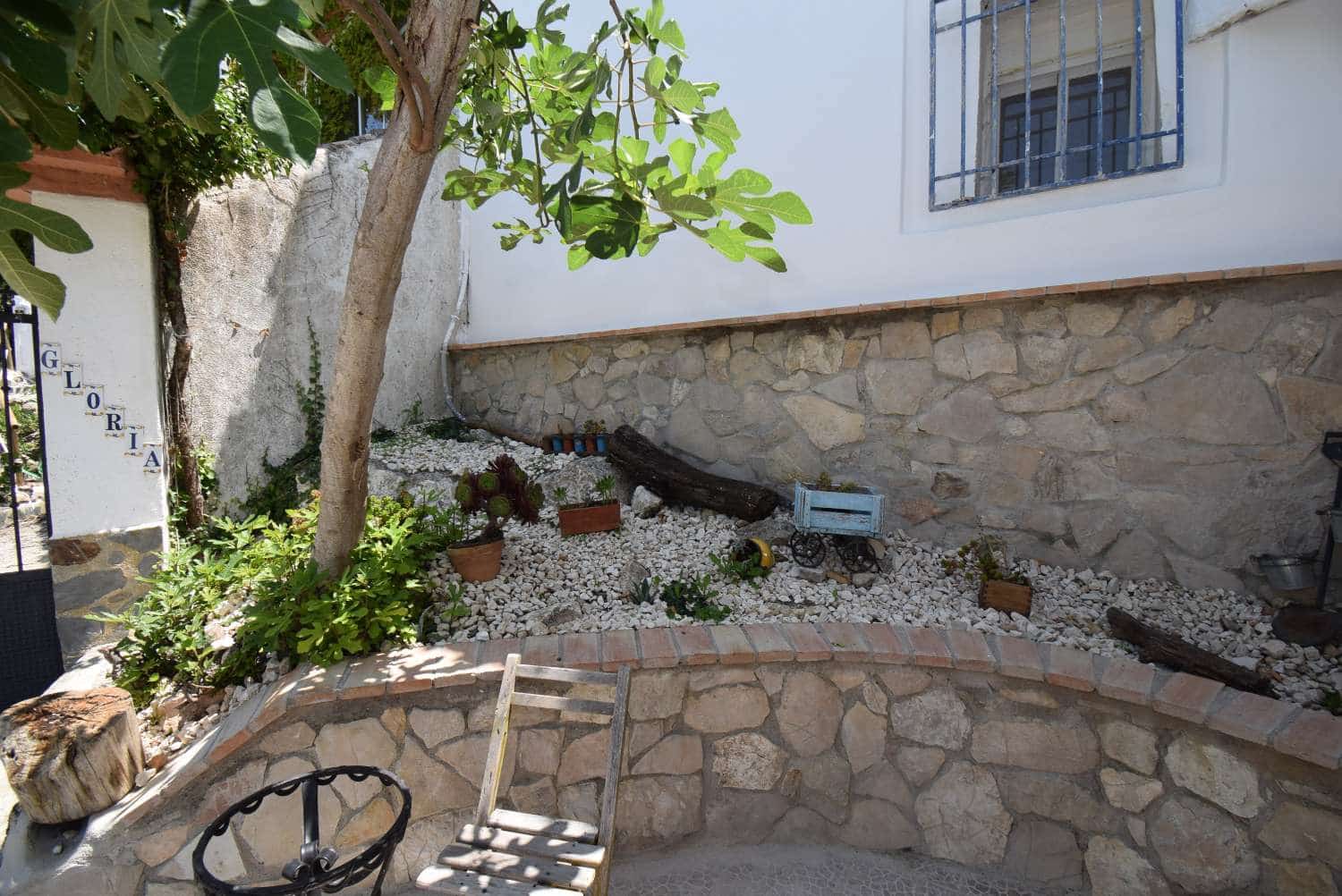 7 soveværelse Finca/Landehus til salg i Montefrio med swimmingpool - € 295.000 (Ref: 7531827)