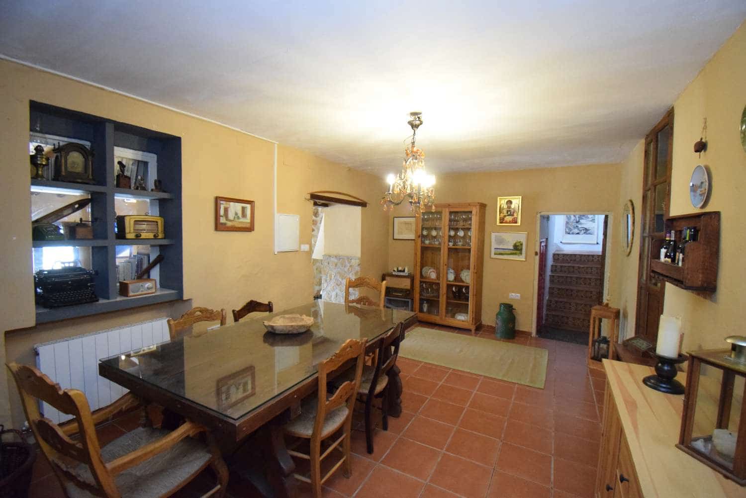 7 soveværelse Finca/Landehus til salg i Montefrio med swimmingpool - € 295.000 (Ref: 7531827)