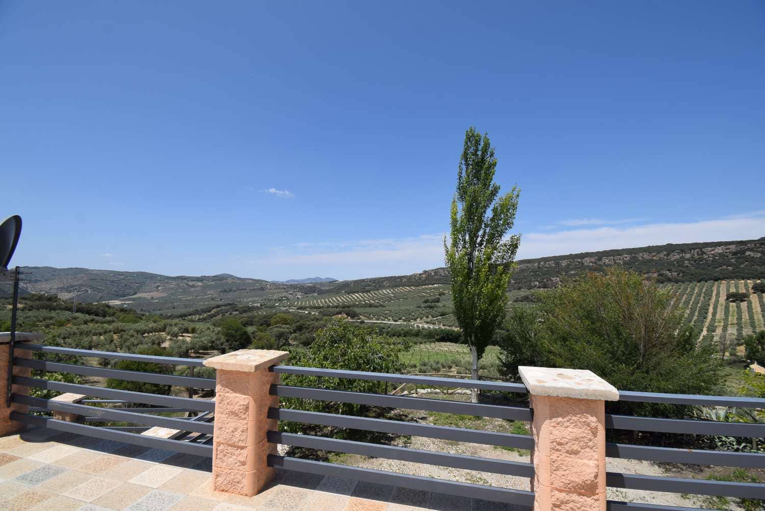 7 soveværelse Finca/Landehus til salg i Montefrio med swimmingpool - € 295.000 (Ref: 7531827)