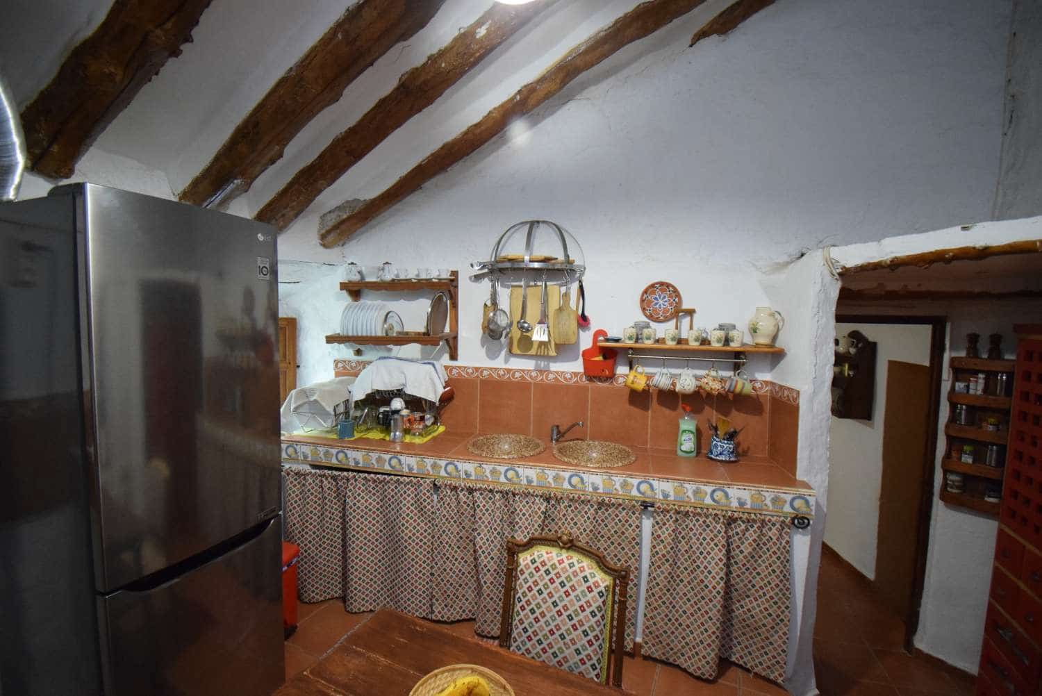 7 soveværelse Finca/Landehus til salg i Montefrio med swimmingpool - € 295.000 (Ref: 7531827)