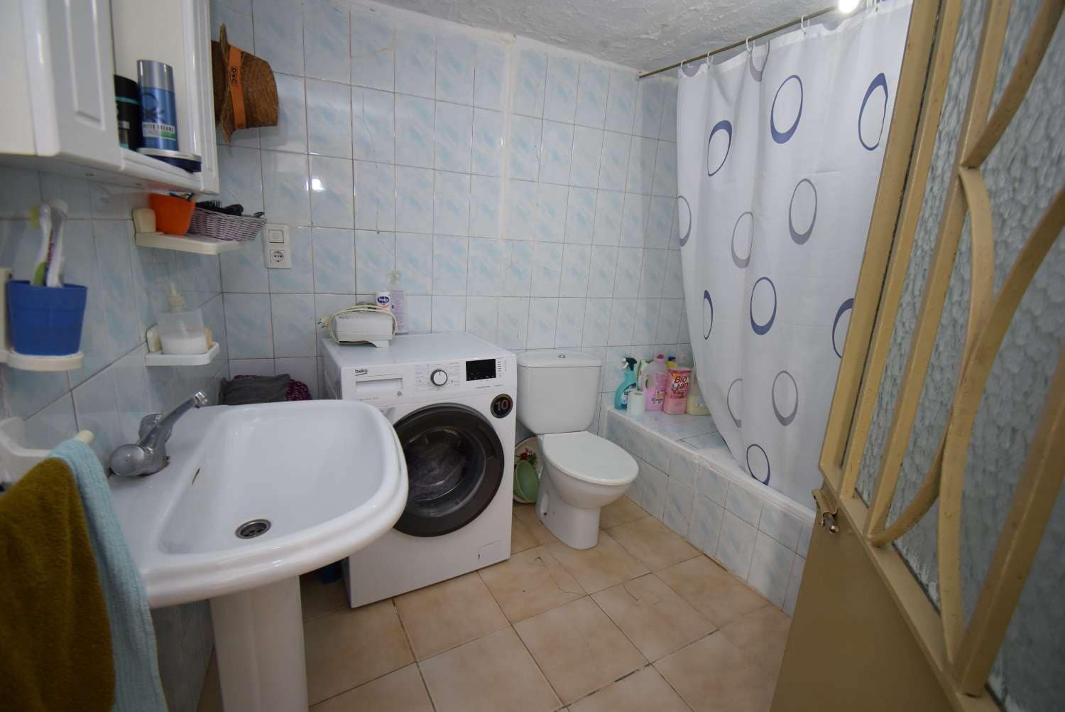 4 soveværelse Finca/Landehus til salg i Loja med garage - € 118.000 (Ref: 7537605)