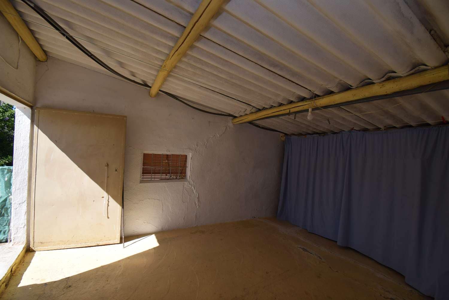 4 soveværelse Finca/Landehus til salg i Loja med garage - € 118.000 (Ref: 7537605)