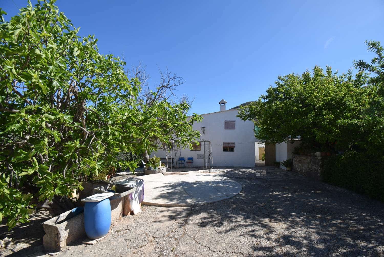 4 soveværelse Finca/Landehus til salg i Loja med garage - € 118.000 (Ref: 7537605)