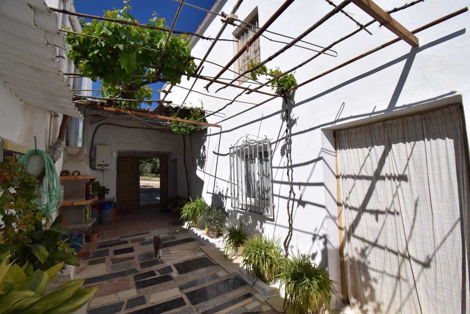 4 soveværelse Finca/Landehus til salg i Loja med garage - € 118.000 (Ref: 7537605)