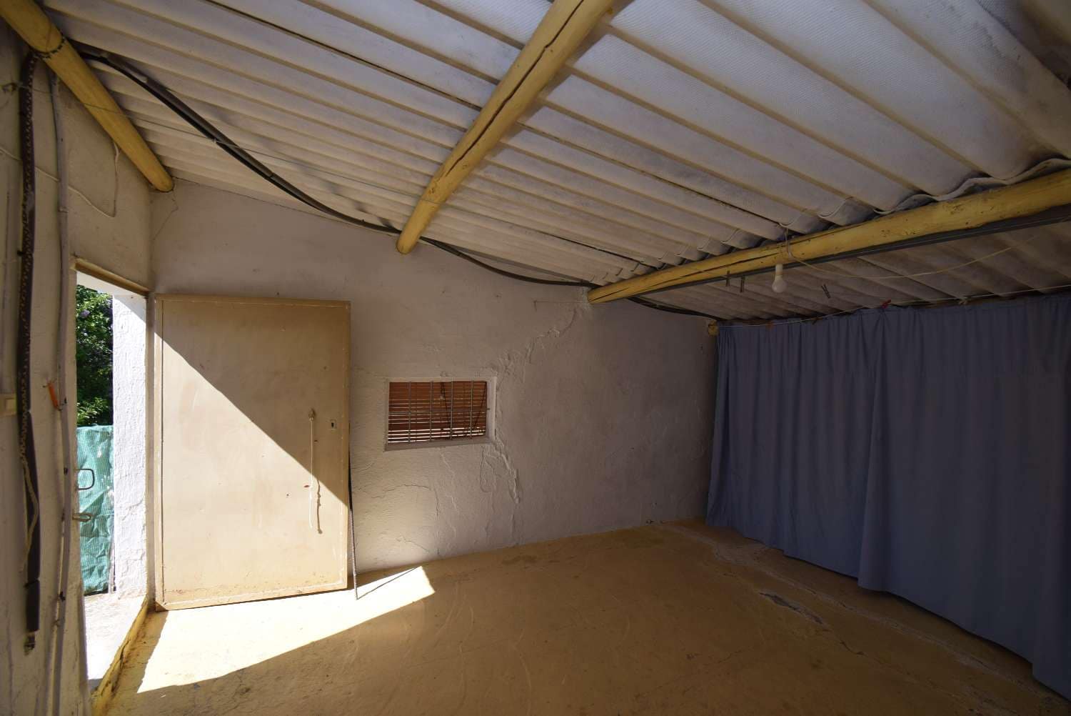 4 soveværelse Finca/Landehus til salg i Loja med garage - € 118.000 (Ref: 7537605)