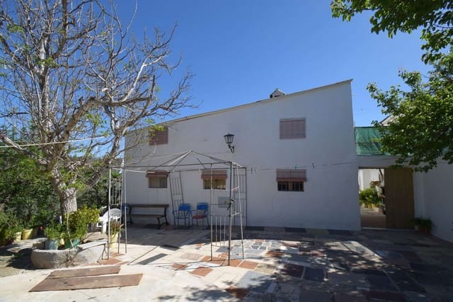 4 soveværelse Finca/Landehus til salg i Loja med garage - € 118.000 (Ref: 7537605)