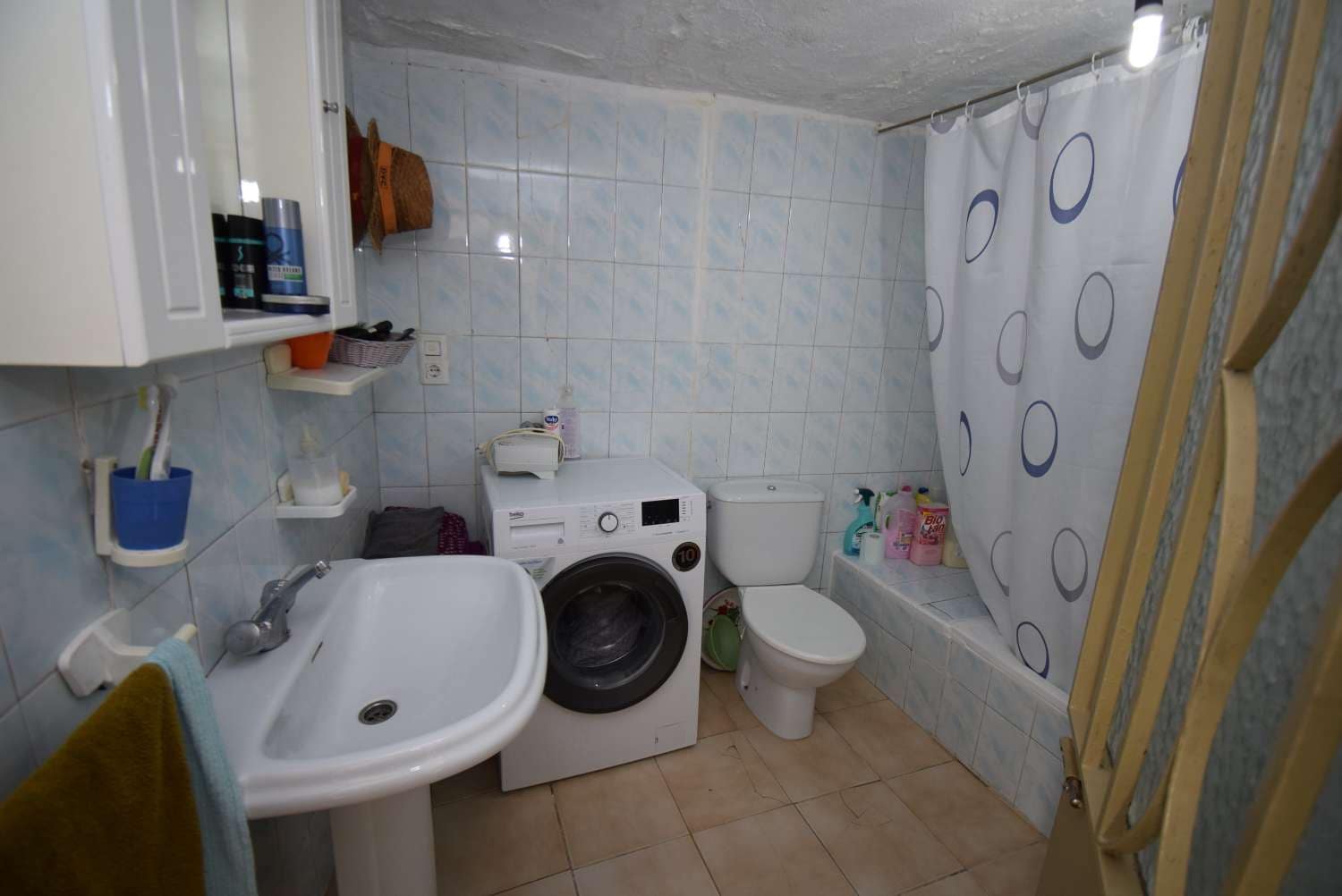 4 soveværelse Finca/Landehus til salg i Loja med garage - € 118.000 (Ref: 7537605)