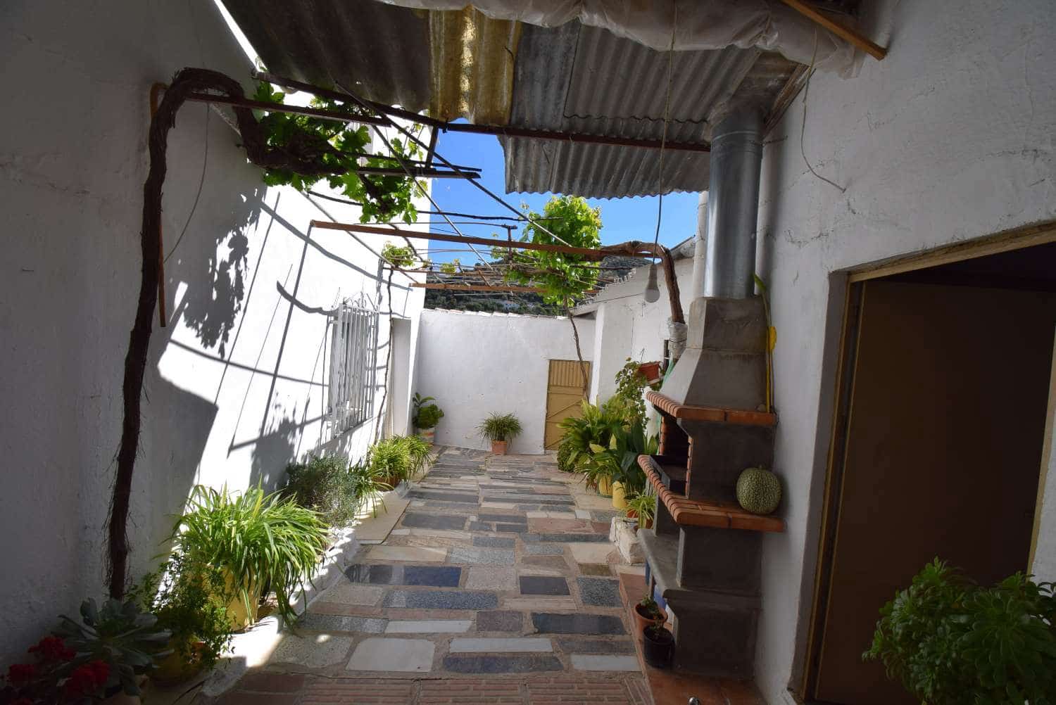 4 soveværelse Finca/Landehus til salg i Loja med garage - € 118.000 (Ref: 7537605)