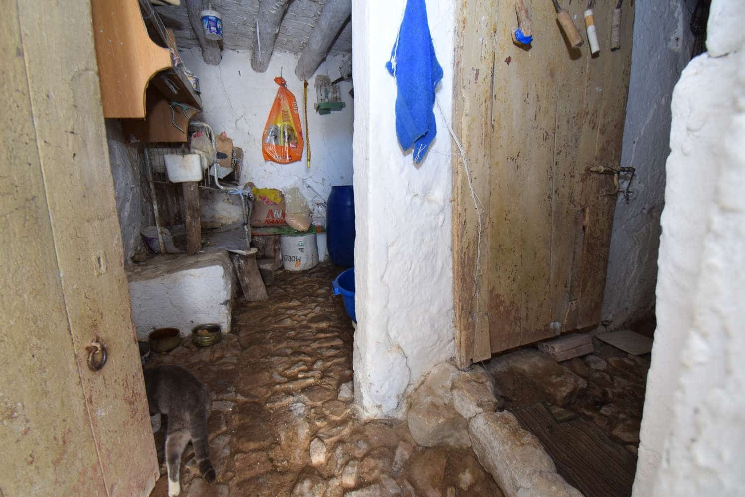 4 soveværelse Finca/Landehus til salg i Loja med garage - € 118.000 (Ref: 7537605)