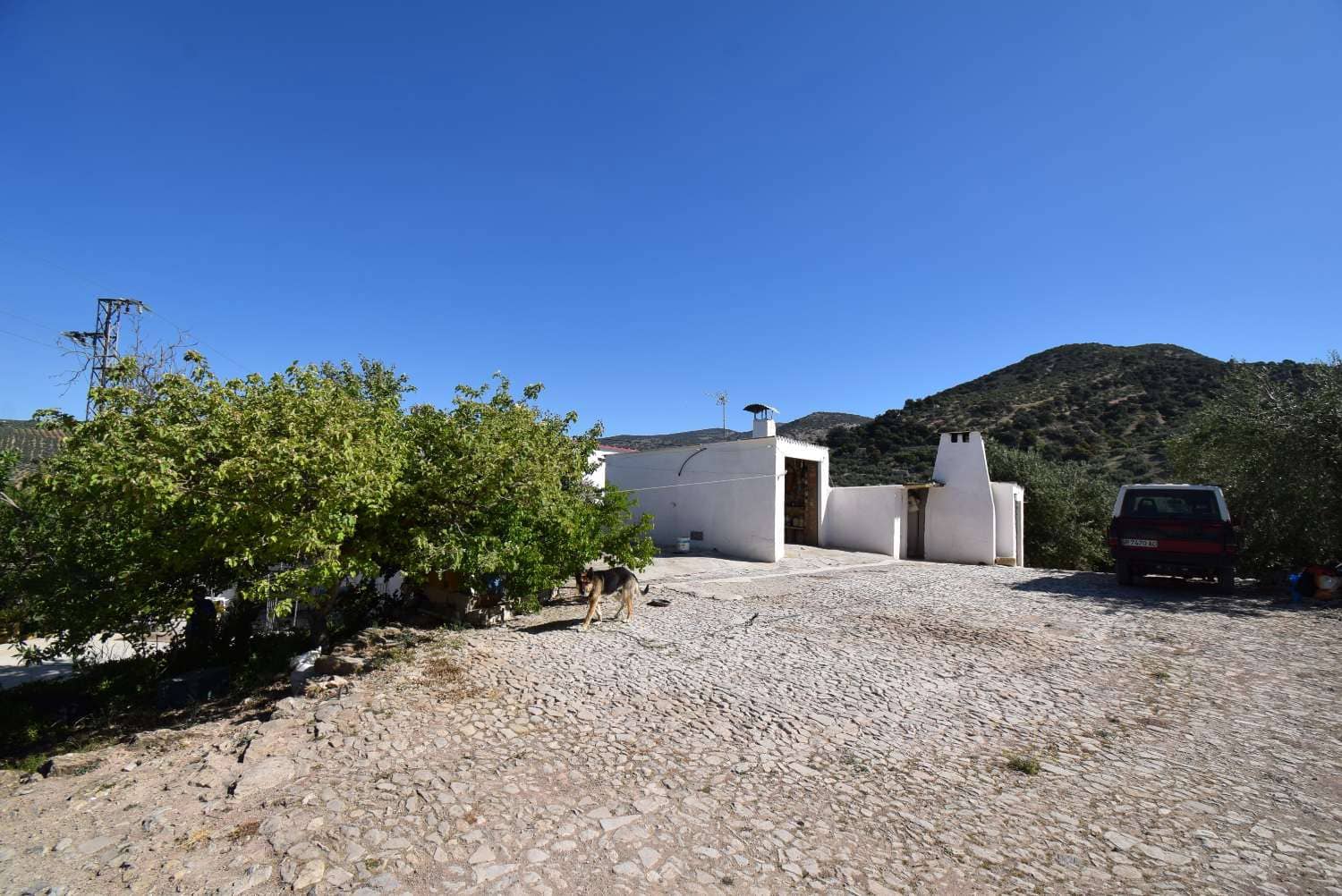 4 soveværelse Finca/Landehus til salg i Loja med garage - € 118.000 (Ref: 7537605)