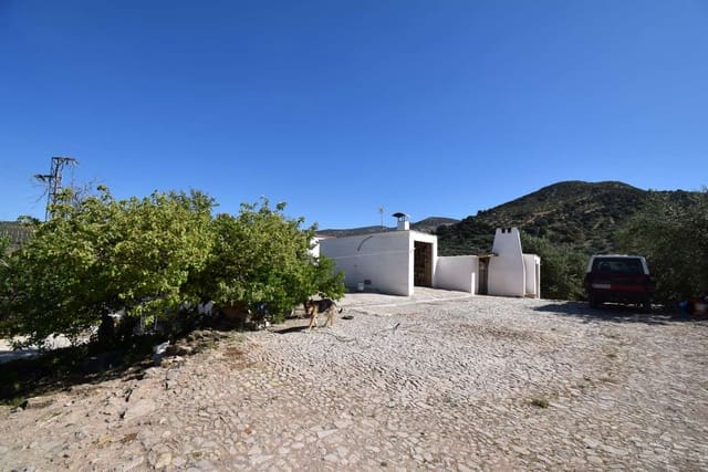 4 soveværelse Finca/Landehus til salg i Loja med garage - € 118.000 (Ref: 7537605)