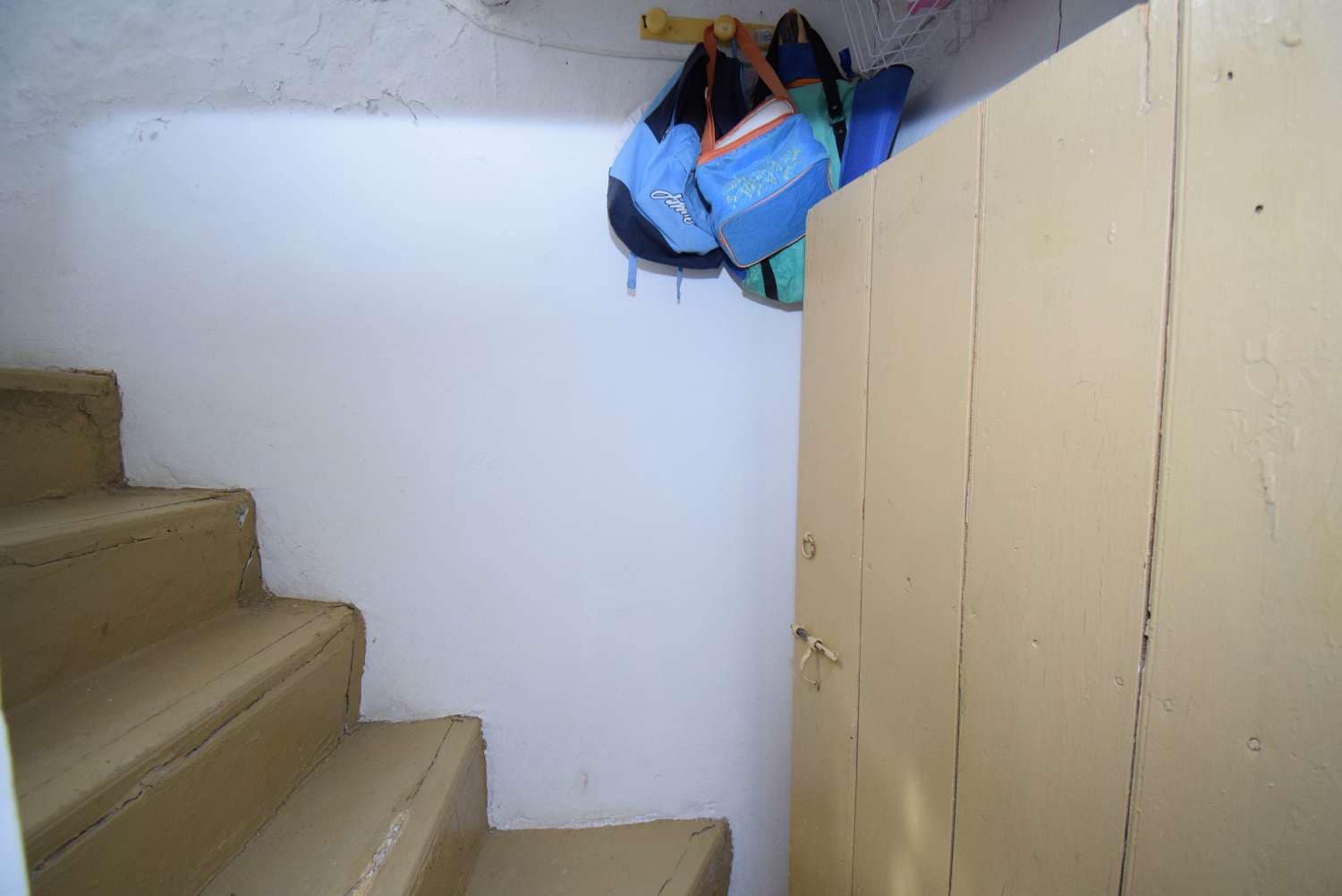 4 soveværelse Finca/Landehus til salg i Loja med garage - € 118.000 (Ref: 7537605)