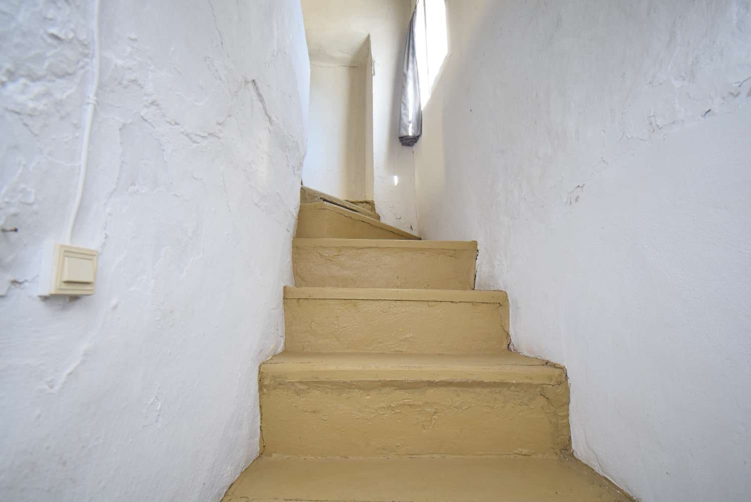 4 soveværelse Finca/Landehus til salg i Loja med garage - € 118.000 (Ref: 7537605)