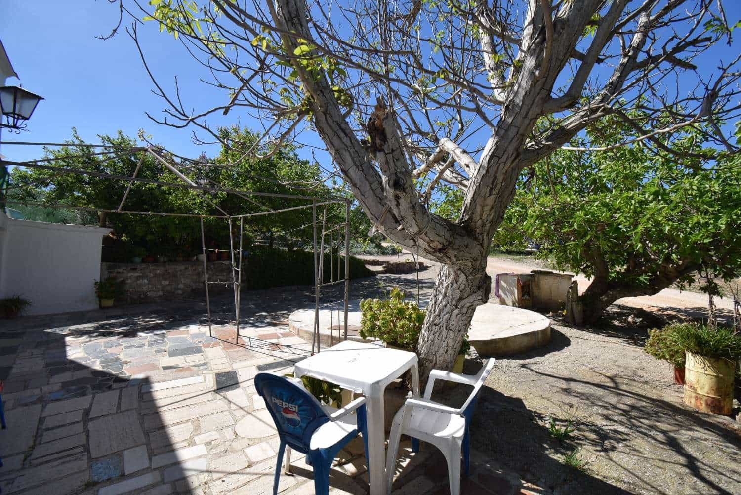 4 soveværelse Finca/Landehus til salg i Loja med garage - € 118.000 (Ref: 7537605)