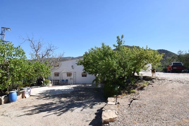 4 soveværelse Finca/Landehus til salg i Loja med garage - € 118.000 (Ref: 7537605)