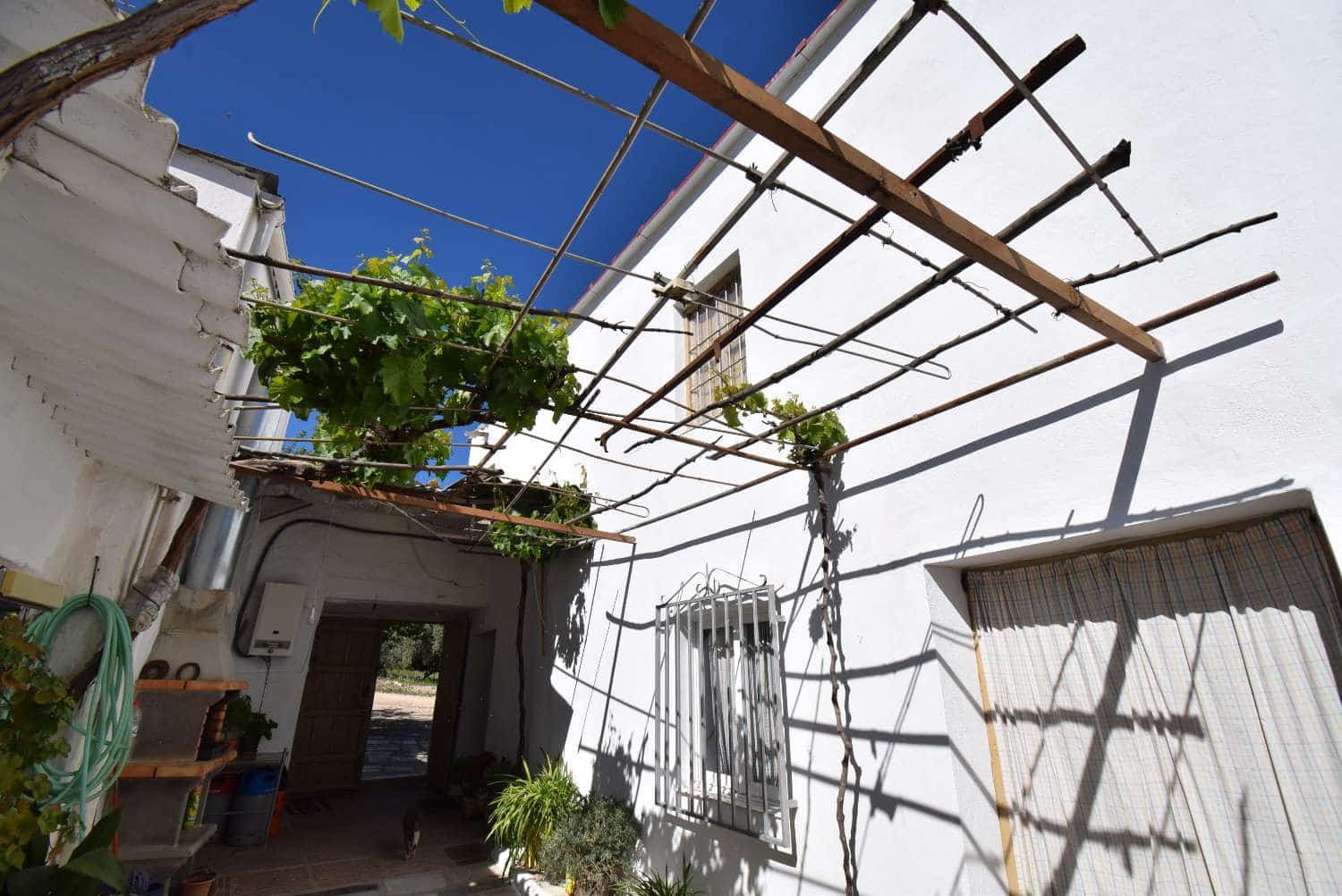 4 soveværelse Finca/Landehus til salg i Loja med garage - € 118.000 (Ref: 7537605)