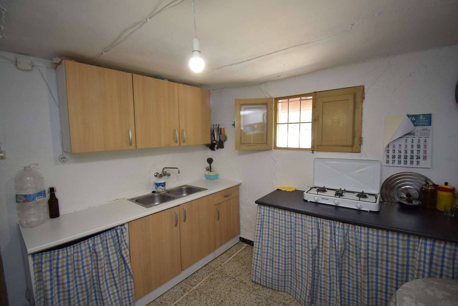 4 soveværelse Finca/Landehus til salg i Loja med garage - € 118.000 (Ref: 7537605)