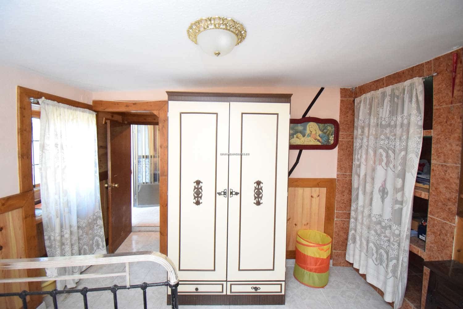 4 soveværelse Byhus til salg i Montefrio - € 75.000 (Ref: 7748837)