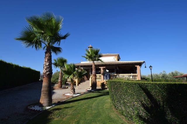 3 soveværelse Finca/Landehus til salg i Moraleda de Zafayona med swimmingpool - € 585.000 (Ref: 7748841)