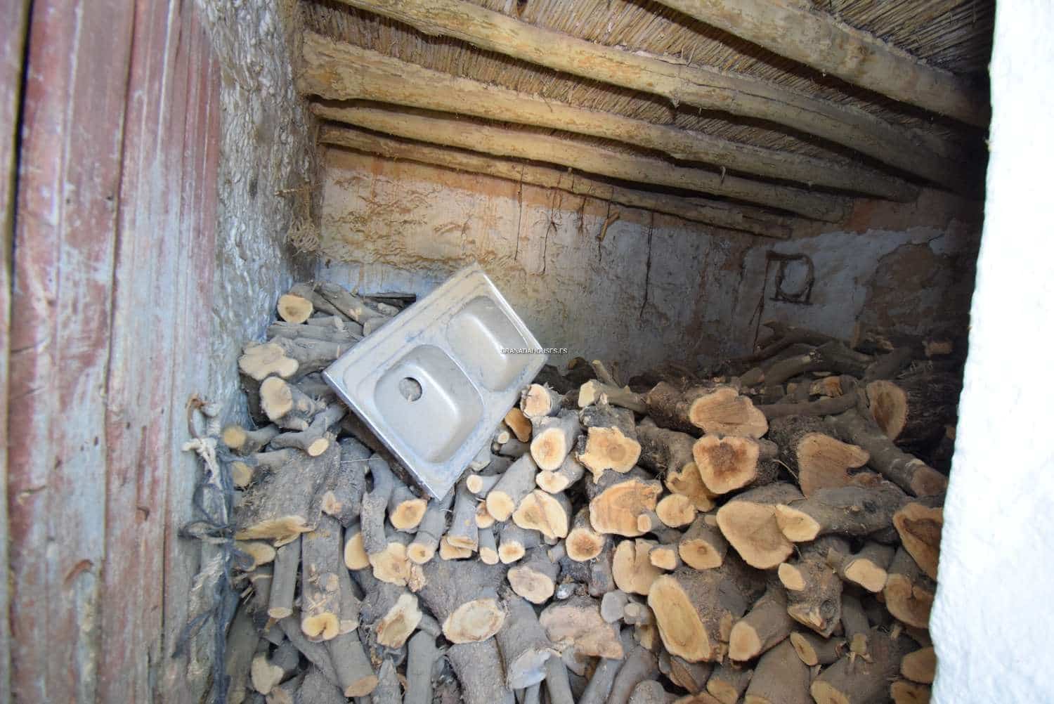 4 soverom Finca/Herregård til salgs i Algarinejo med garasje - € 75 000 (Ref: 7760462)