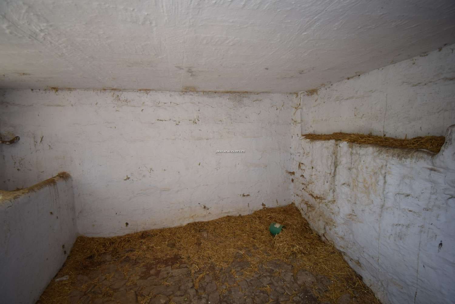 4 soverom Finca/Herregård til salgs i Algarinejo med garasje - € 75 000 (Ref: 7760462)