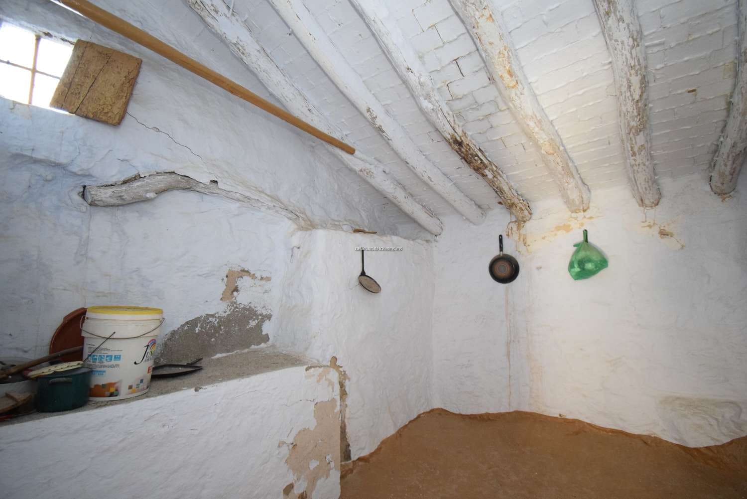 4 soverom Finca/Herregård til salgs i Algarinejo med garasje - € 75 000 (Ref: 7760462)