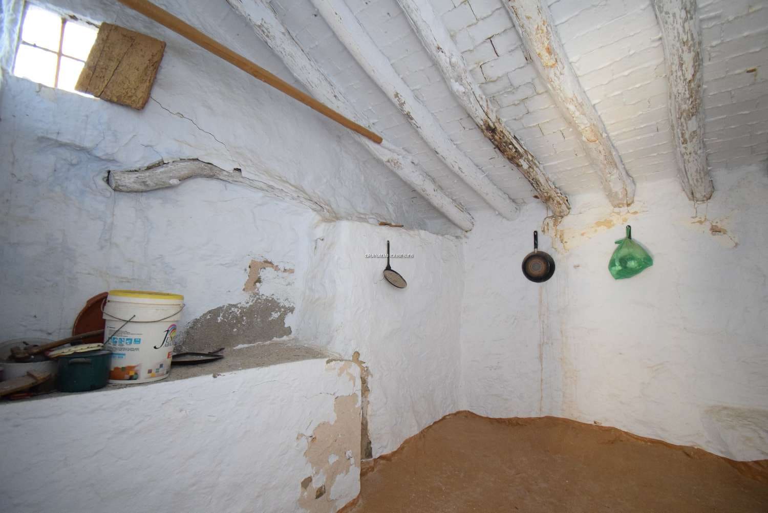 4 soverom Finca/Herregård til salgs i Algarinejo med garasje - € 75 000 (Ref: 7760462)