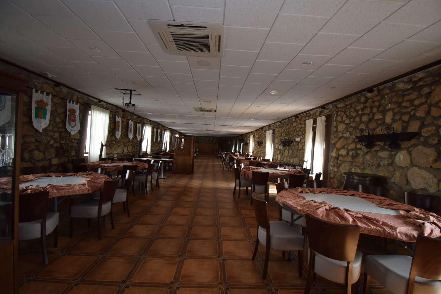 6 soveværelse Finca/Landehus til salg i Montefrio med swimmingpool - € 649.000 (Ref: 7857976)