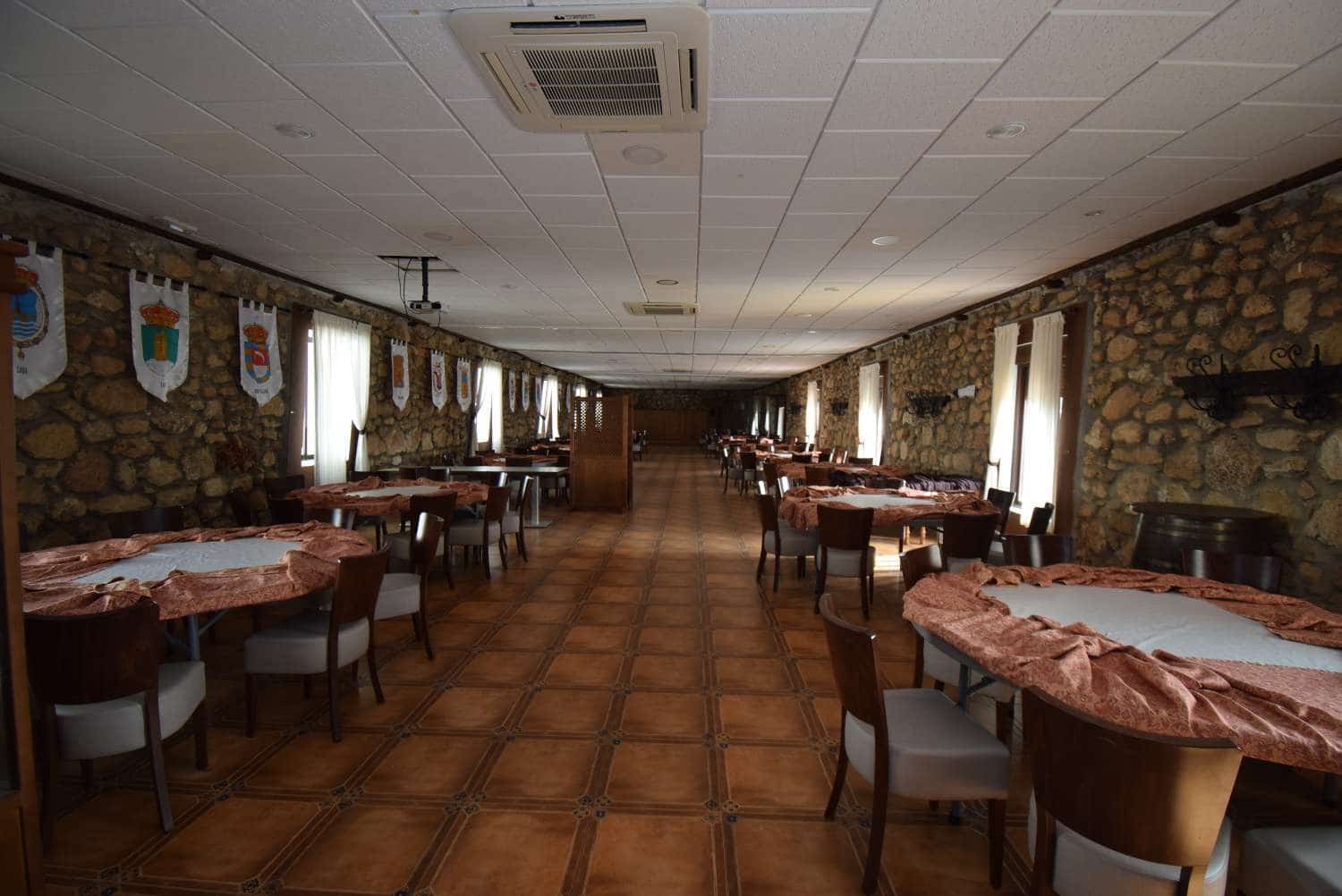 6 soveværelse Finca/Landehus til salg i Montefrio med swimmingpool - € 649.000 (Ref: 7857976)