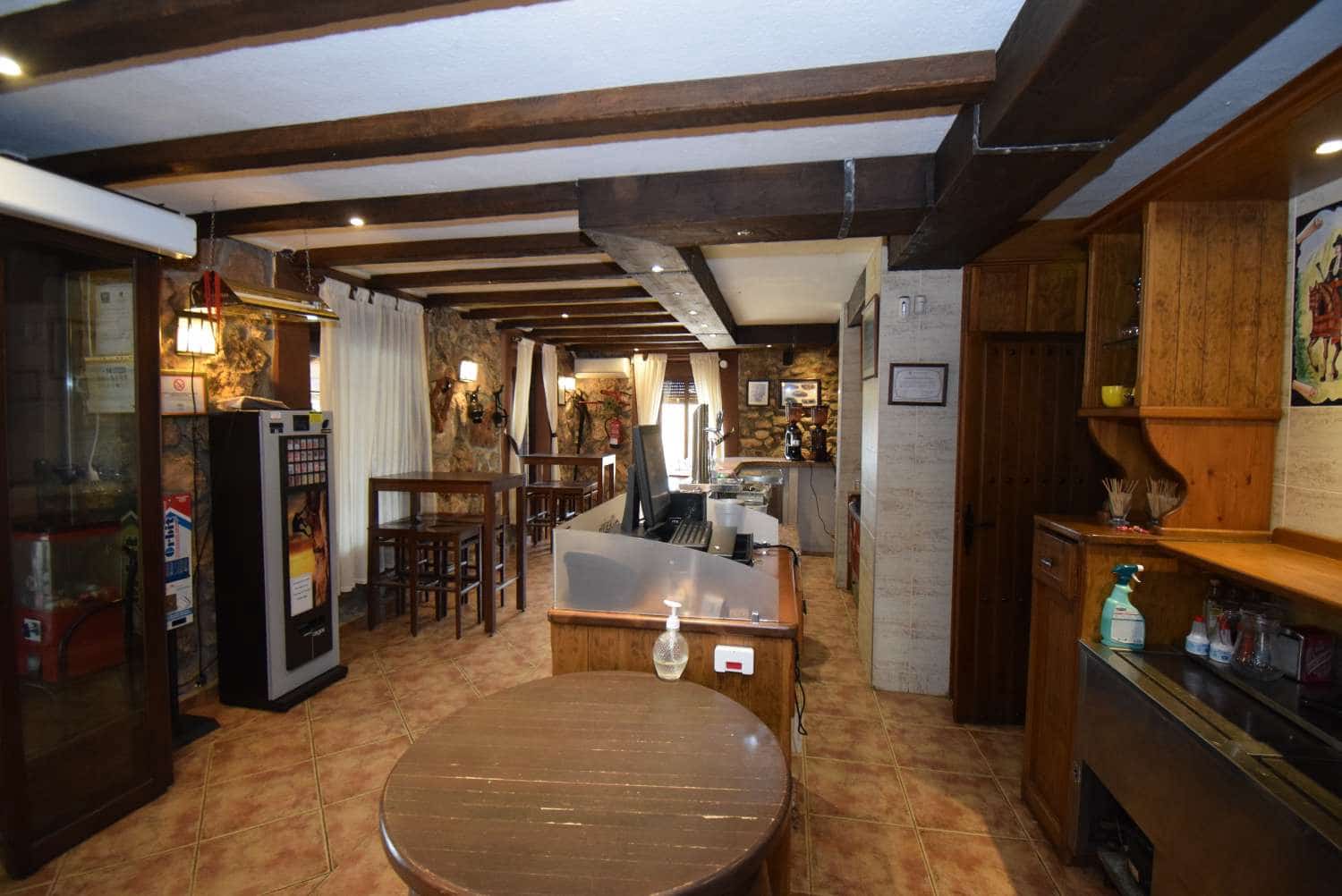 6 soveværelse Finca/Landehus til salg i Montefrio med swimmingpool - € 649.000 (Ref: 7857976)