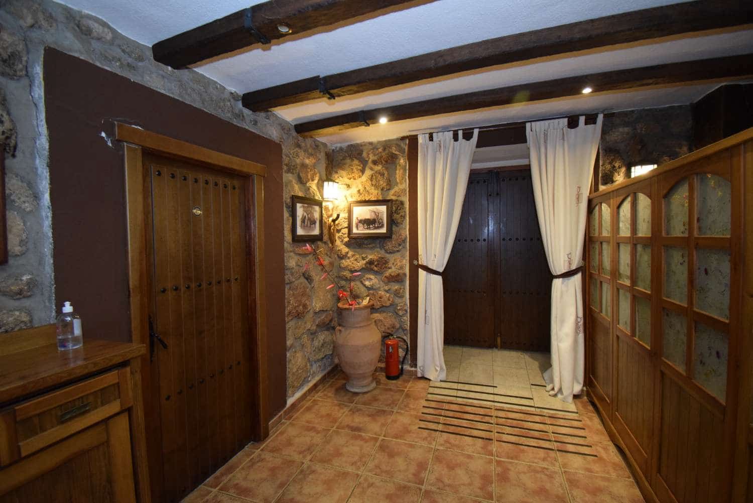 6 soveværelse Finca/Landehus til salg i Montefrio med swimmingpool - € 649.000 (Ref: 7857976)