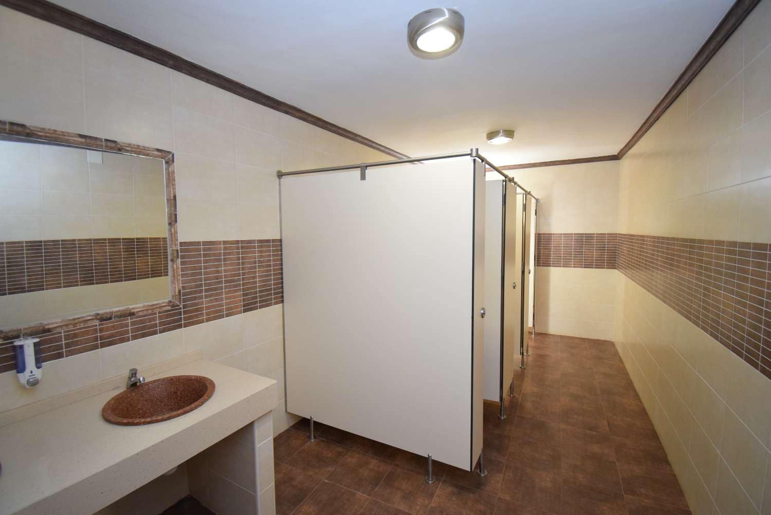 6 soveværelse Finca/Landehus til salg i Montefrio med swimmingpool - € 649.000 (Ref: 7857976)