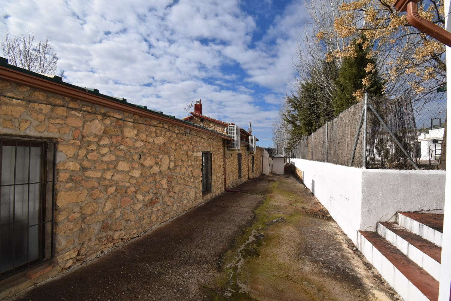 6 soveværelse Finca/Landehus til salg i Montefrio med swimmingpool - € 649.000 (Ref: 7857976)