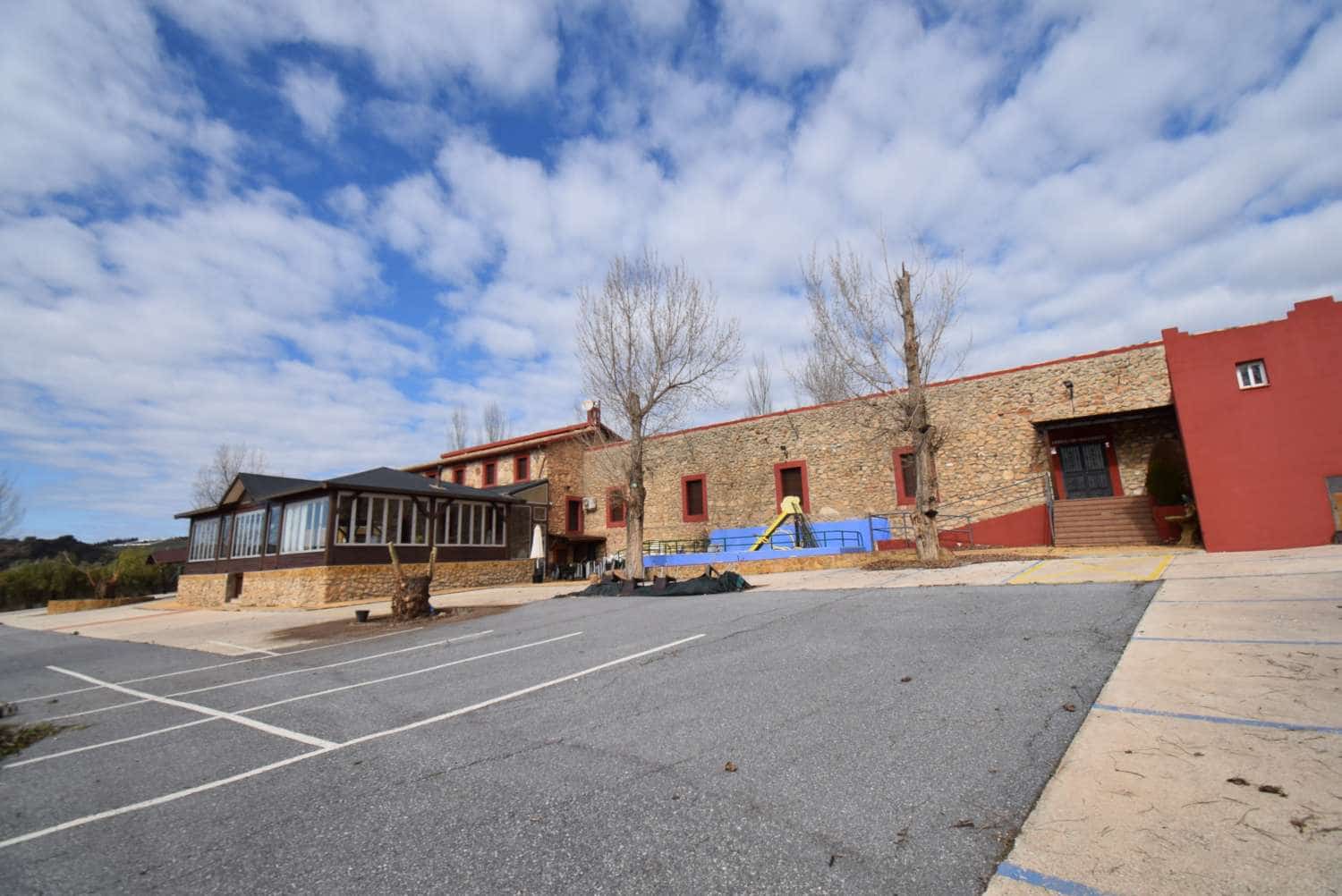 6 soveværelse Finca/Landehus til salg i Montefrio med swimmingpool - € 649.000 (Ref: 7857976)