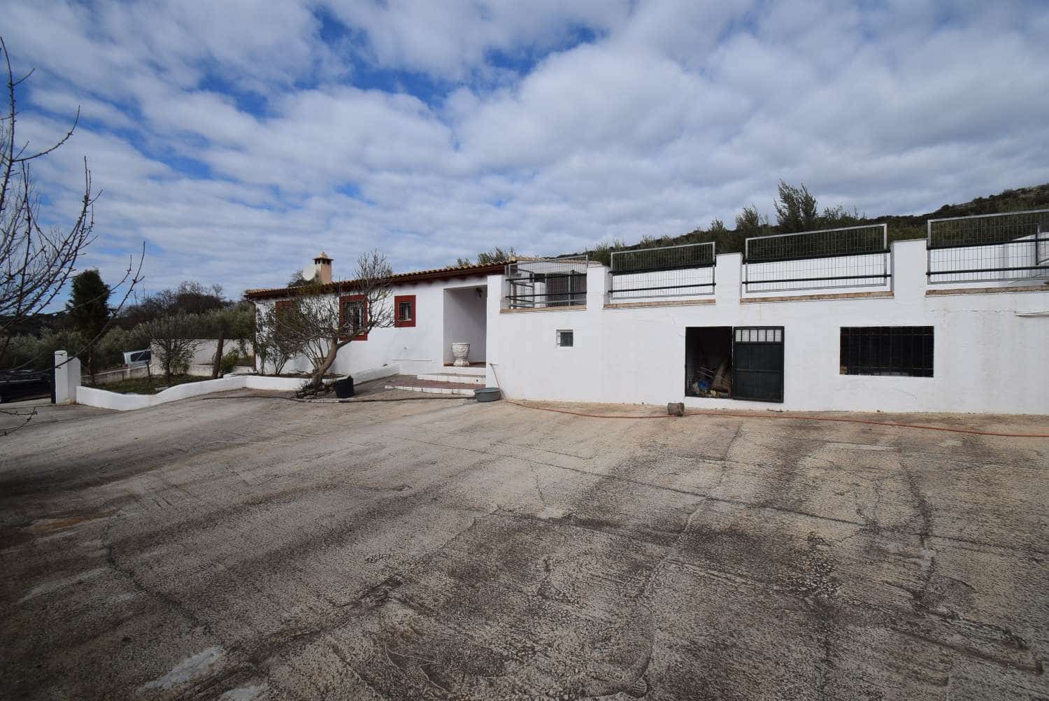 6 soveværelse Finca/Landehus til salg i Montefrio med swimmingpool - € 649.000 (Ref: 7857976)