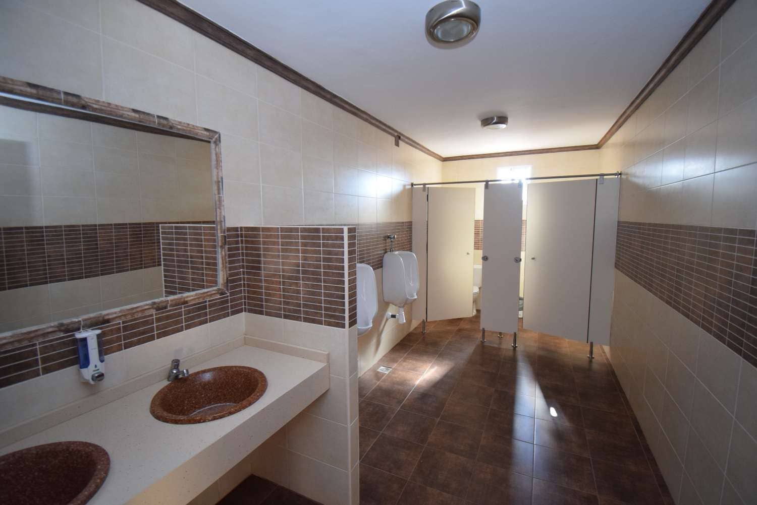 6 soveværelse Finca/Landehus til salg i Montefrio med swimmingpool - € 649.000 (Ref: 7857976)