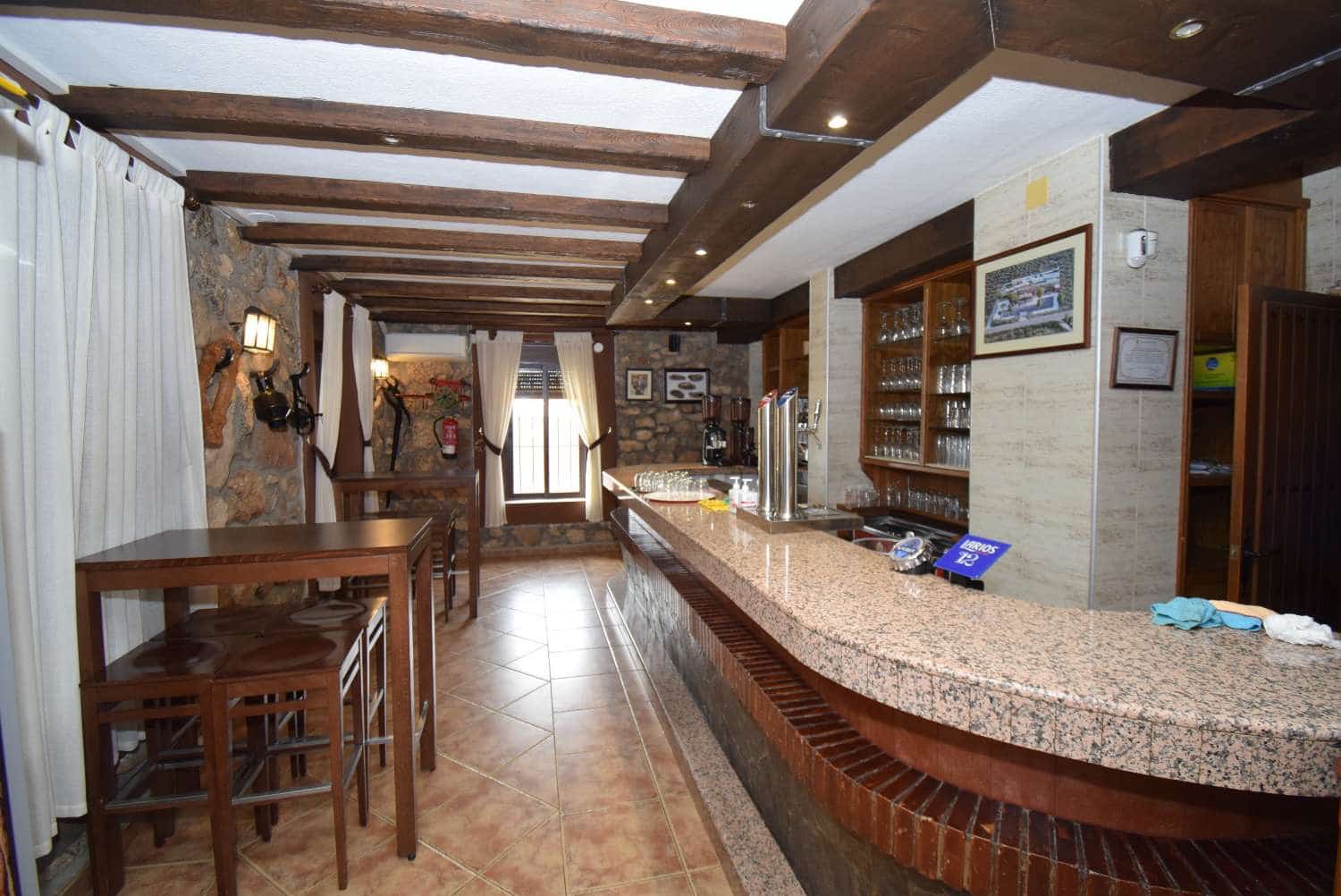 6 soveværelse Finca/Landehus til salg i Montefrio med swimmingpool - € 649.000 (Ref: 7857976)