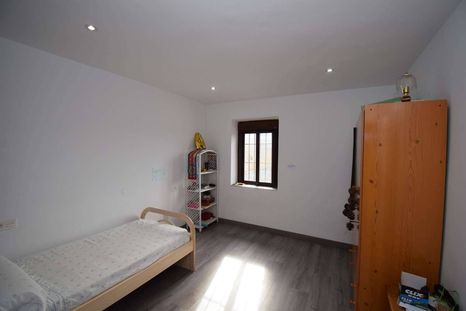 6 soveværelse Finca/Landehus til salg i Montefrio med swimmingpool - € 649.000 (Ref: 7857976)