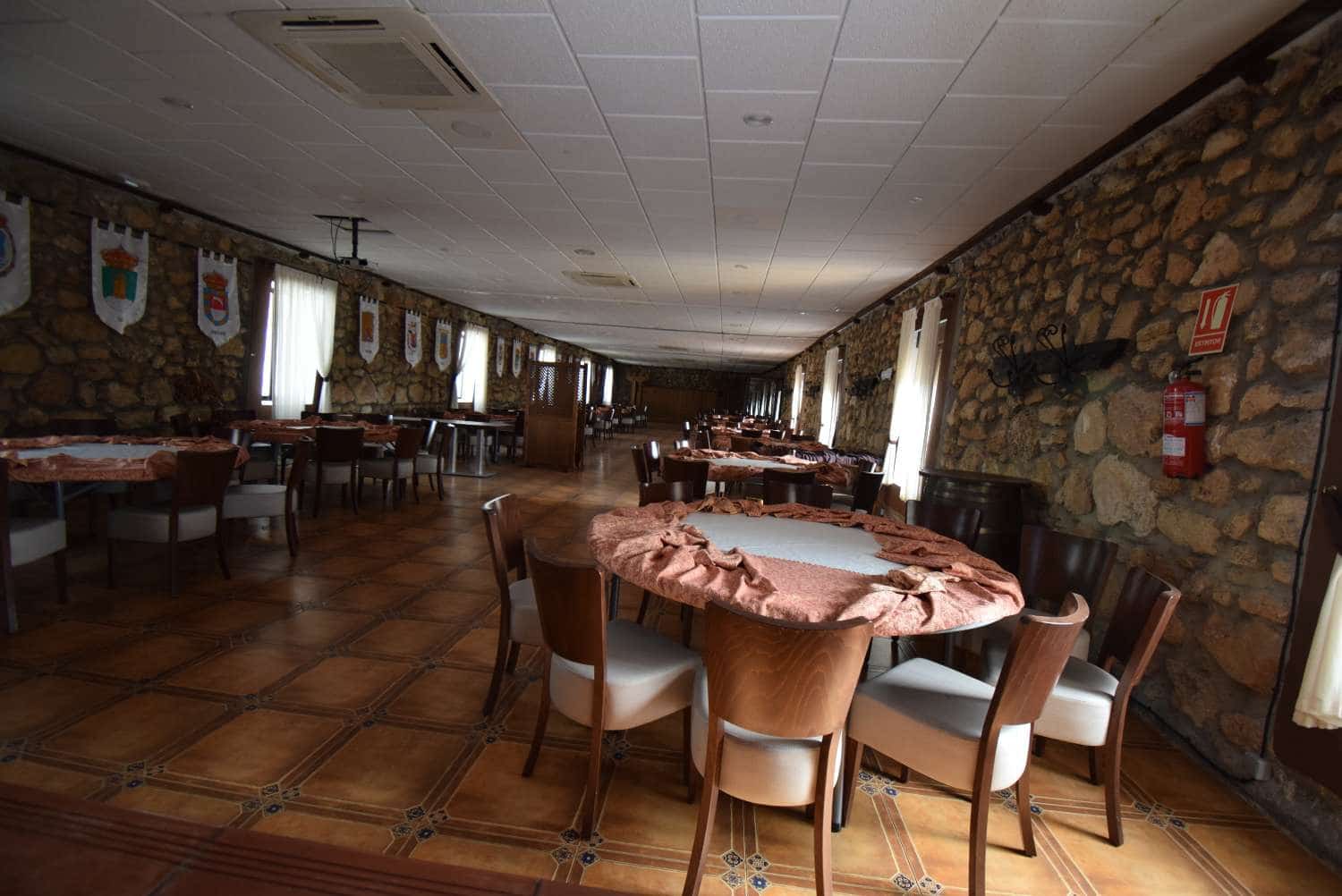 6 soveværelse Finca/Landehus til salg i Montefrio med swimmingpool - € 649.000 (Ref: 7857976)