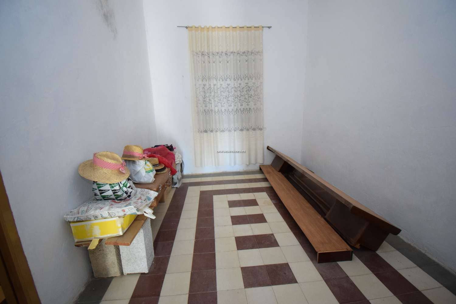 14 bedroom Townhouse for sale in Illora with pool - € 190,000 (Ref: 8069048)