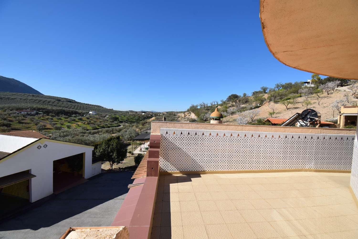 3 soveværelse Finca/Landehus til salg i Loja - € 399.950 (Ref: 8130851)