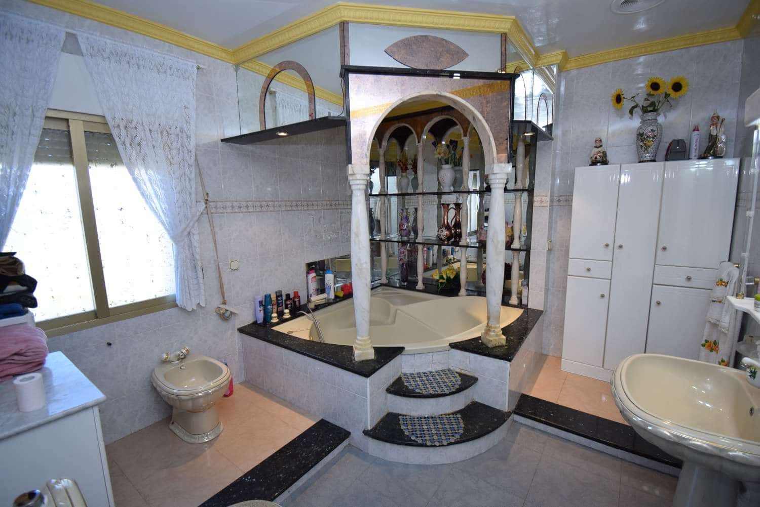 3 soveværelse Finca/Landehus til salg i Loja - € 399.950 (Ref: 8130851)