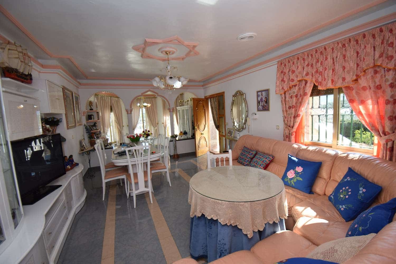 3 soveværelse Finca/Landehus til salg i Loja - € 399.950 (Ref: 8130851)