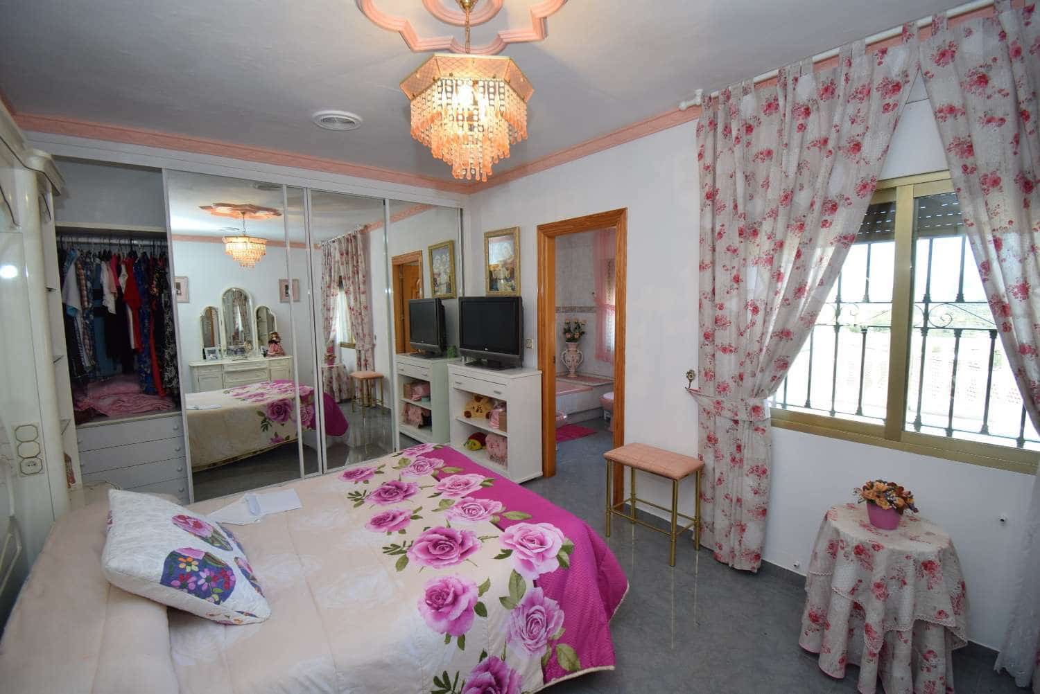 3 soveværelse Finca/Landehus til salg i Loja - € 399.950 (Ref: 8130851)