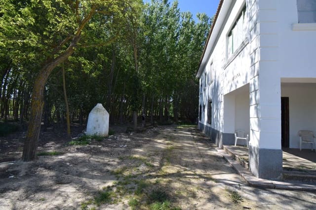 4 soveværelse Finca/Landehus til salg i Alcalá la Real - € 160.000 (Ref: 8249754)