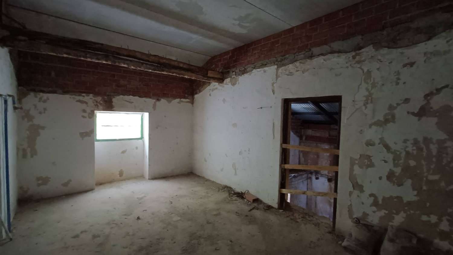 4 soveværelse Finca/Landehus til salg i Alcala la Real - € 160.000 (Ref: 8249754)