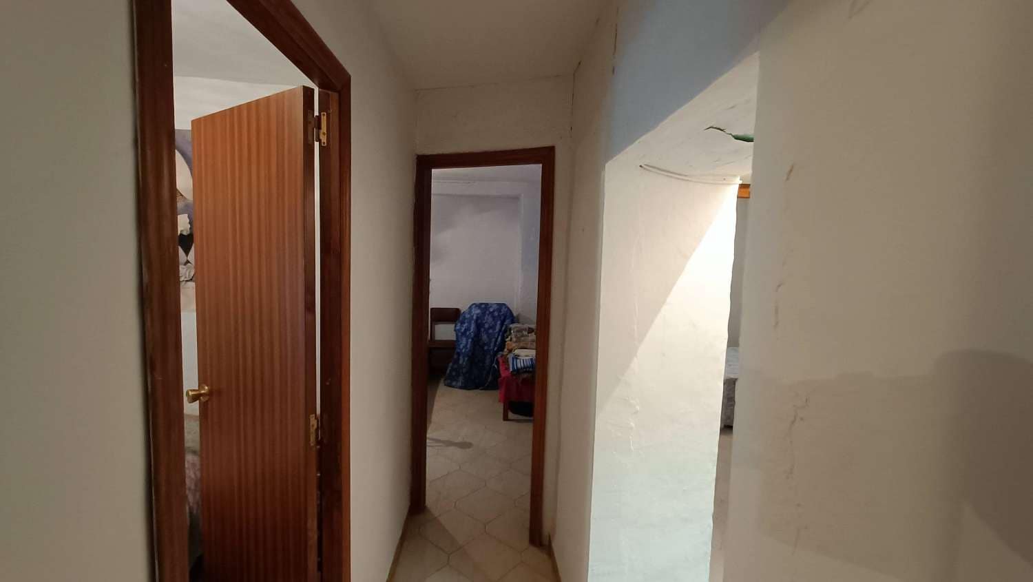 5 soveværelse Byhus til salg i Cacin - € 80.000 (Ref: 8295295)